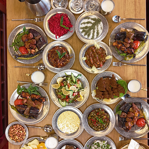 45000 Mutlu Misafirler